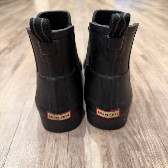 HUNTER Women's Original Refined Chelsea Slim-Fit Waterproof Rain Boots, Size 8 - Picture 3 of 8
